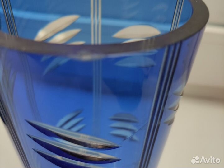 Синяя ваза осталась