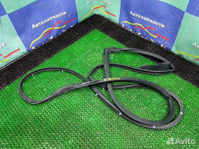 Обшивка двери задней правой Mitsubishi Pajero Spor