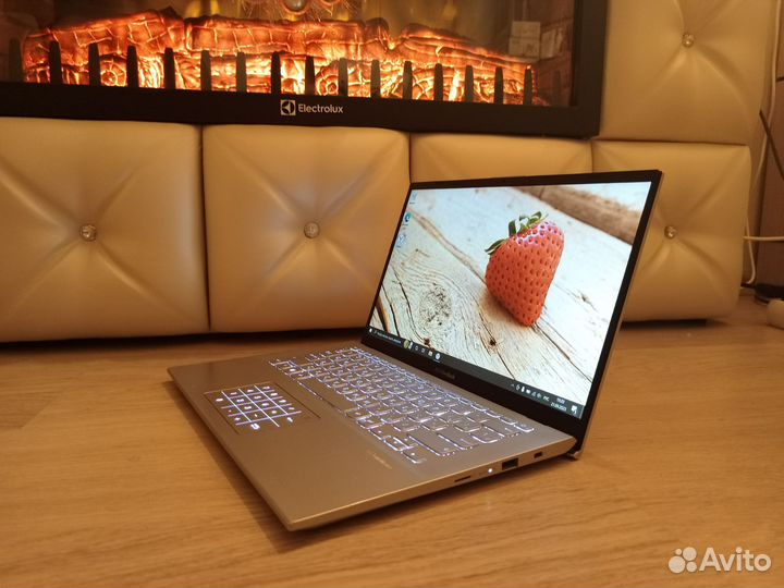 Стильный ноутбук Asus