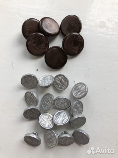 Пуговицы разные
