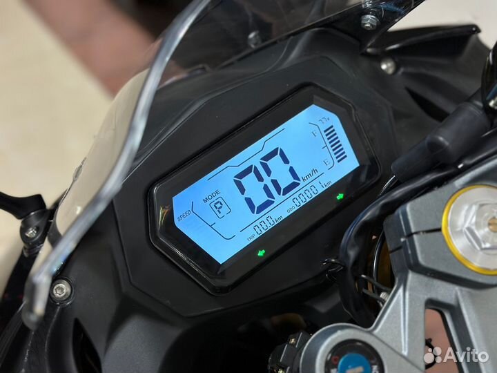 Электромотоцикл Yamaha R3