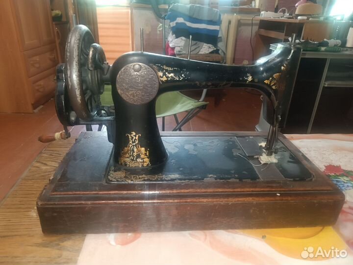 Швейная машинка singer