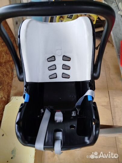 Автолюлька britax romer baby safe с базой. Ременн