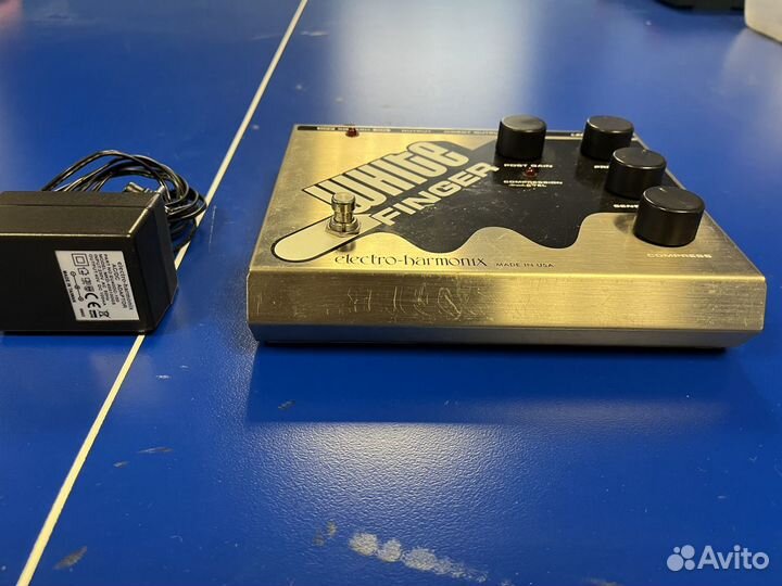 Electro-Harmonix White Finger компрессор