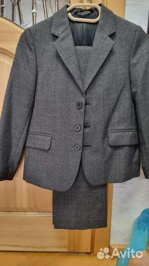 Школьный костюм для мальчика 140см. Торг)