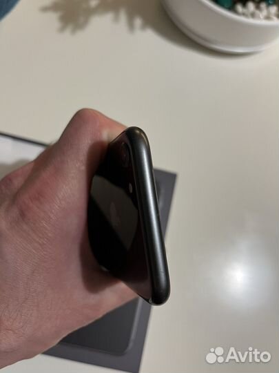 iPhone 8, 64 ГБ