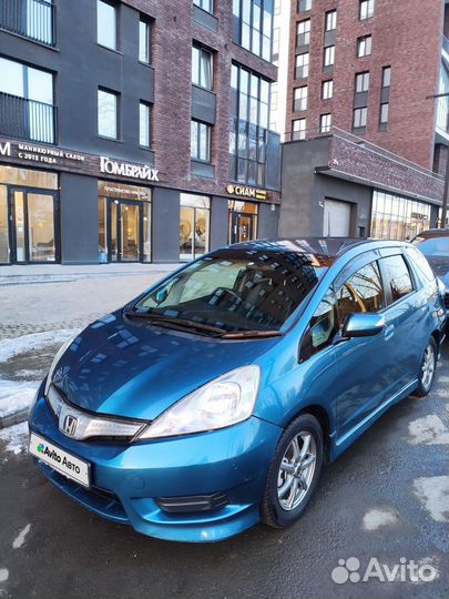 Honda Fit Shuttle 1.3 CVT, 2011, 145 300 км