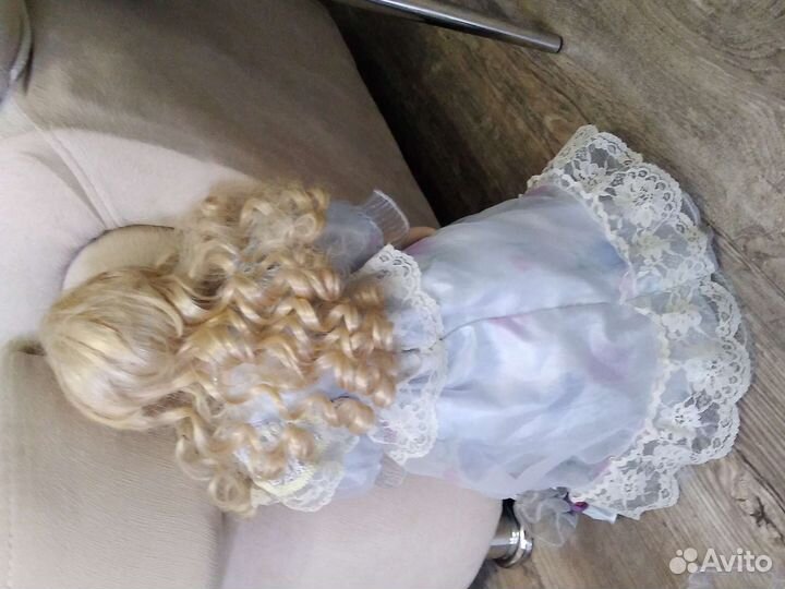 Кукла фарфоровая коллекционная