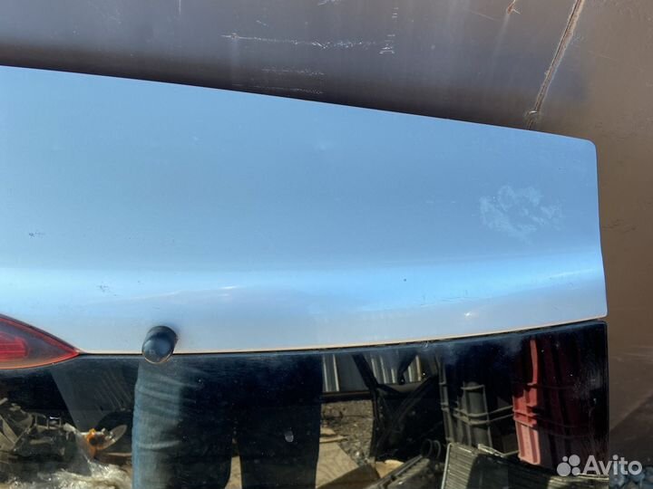 Крышка багажника Mitsubishi Colt