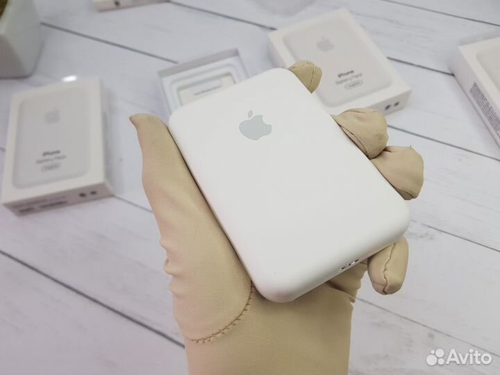 Повербанк Apple MagSafe iPhone Battery Pack