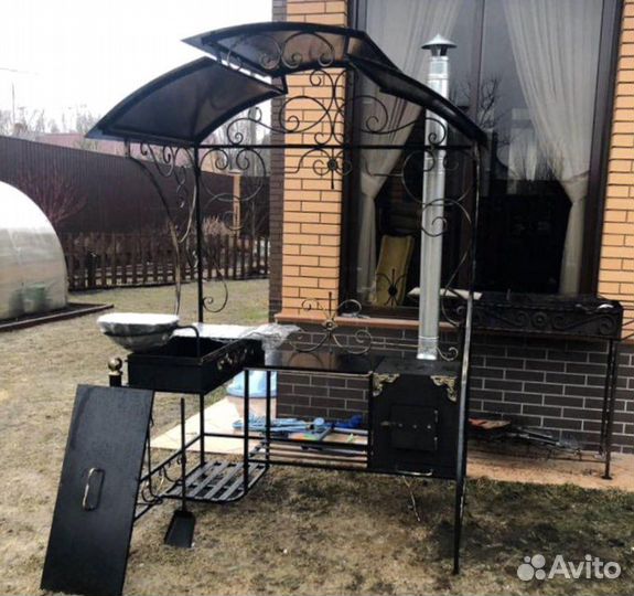 Мангал с крышей