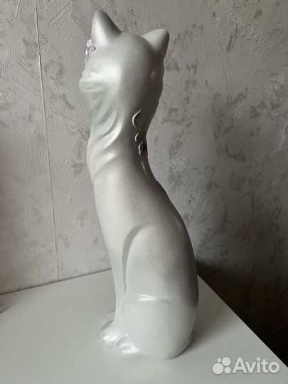 Фарфоровая статуэтка кошка
