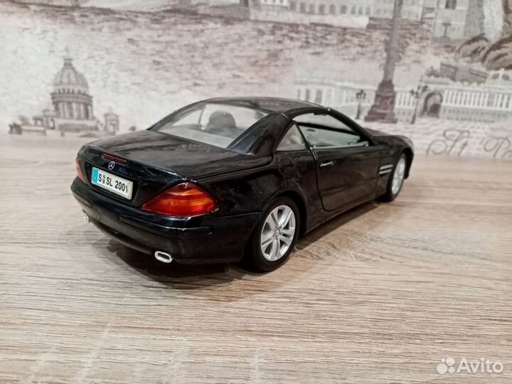 Модель 1:18 Mercedes SL Class