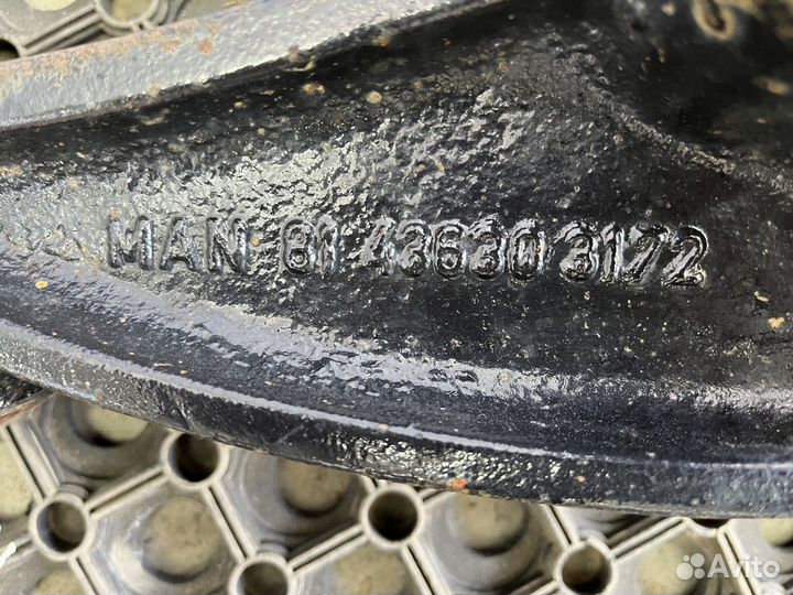 Кронштейн пневморессоры задний левый