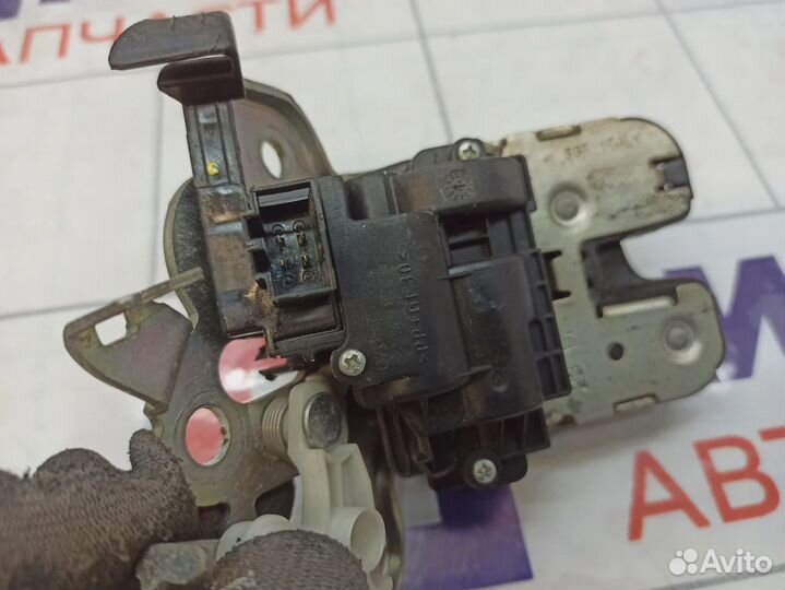 Замок багажника Skoda Rapid (NH3) 5E0827505A