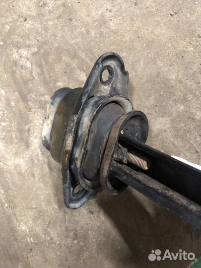 Третья опора двигателя хундай солярис 2