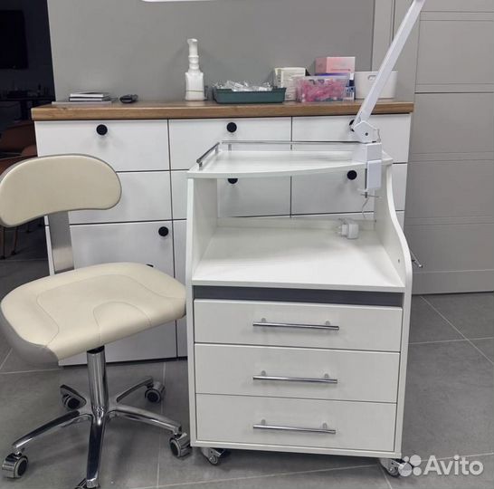 Педикюрно-косметологическая тумба спейс с уф