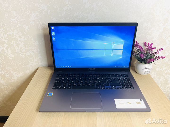 Свежий, мощный ноутбук 2020