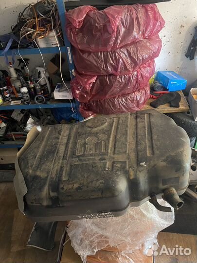 Бензобак Mitsubishi lancer cedia