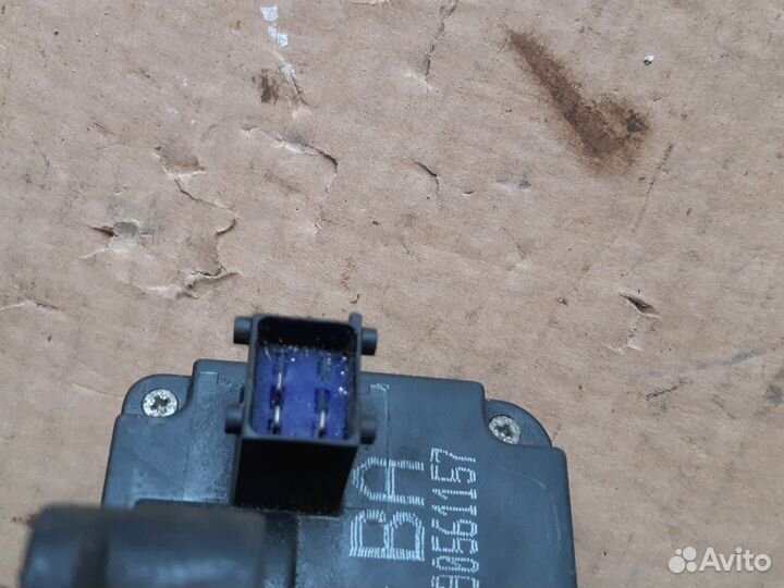 Замок двери задний левый Опель Астра Джи