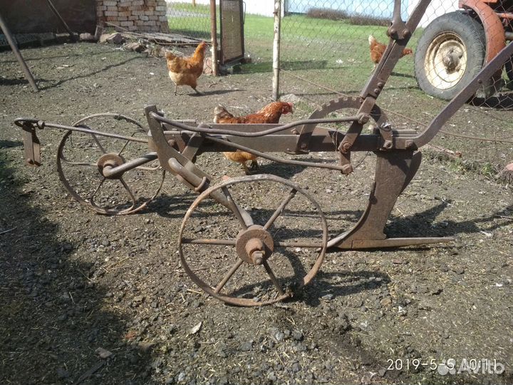 Продам плуг конский на ходу