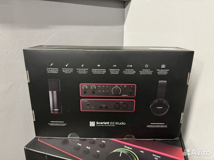 Focusrite Scarlett 2i2 Studio 4th Gen