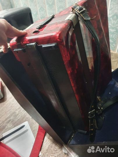 Аккордеон weltmeister caprice 4/4,новый,полный