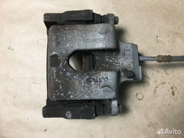 Суппорт задний правый Cadillac SRX II 09-16