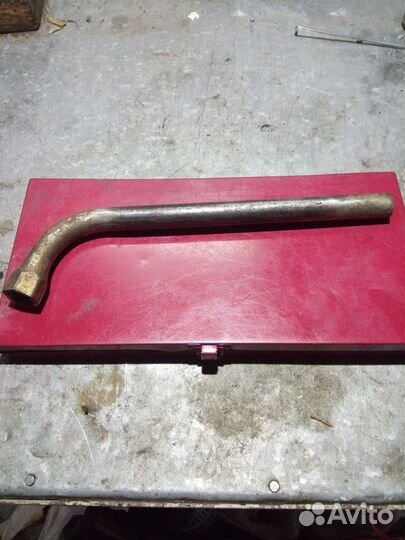 Ключ балонный от Audi A6/100 C4