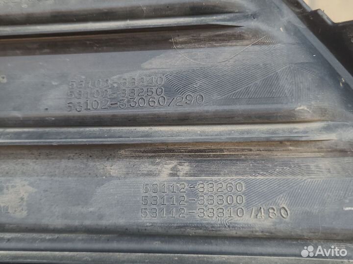 Решетка бампера toyota camry 70