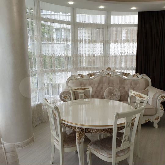 3-к. квартира, 145 м², 4/8 эт.