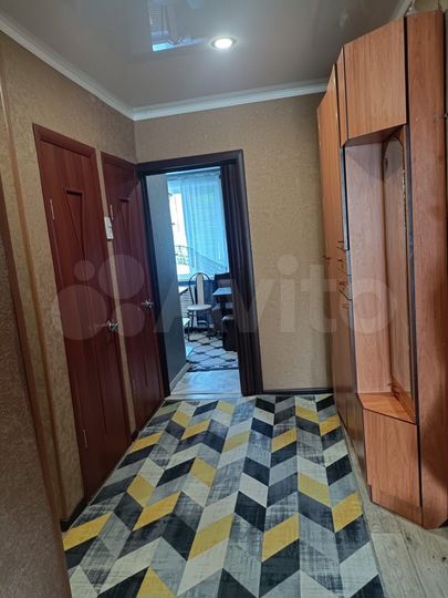 4-к. квартира, 82 м², 1/3 эт.