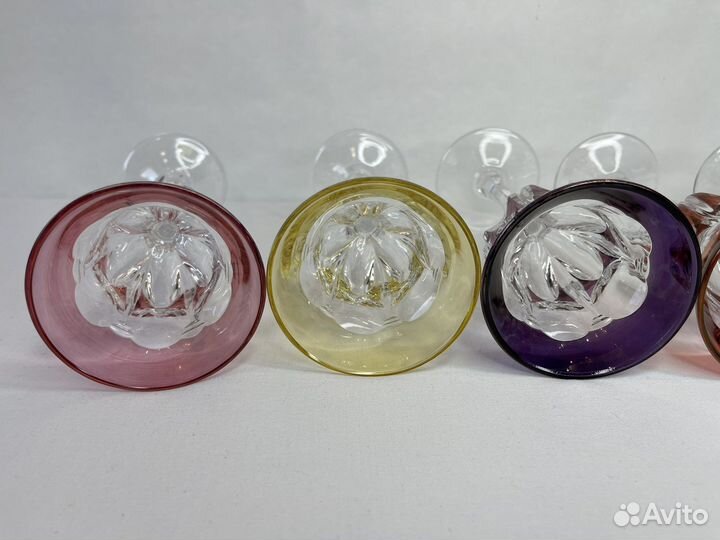 Набор цветных хрустальных бокалов