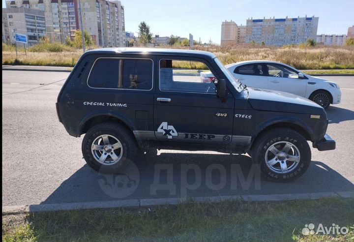 LADA 4x4 (Нива) 1.7 МТ, 2001, 100 000 км