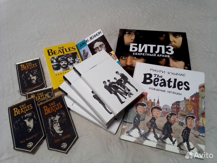 Битлз коллекция из 8 книг + 4 вымпела