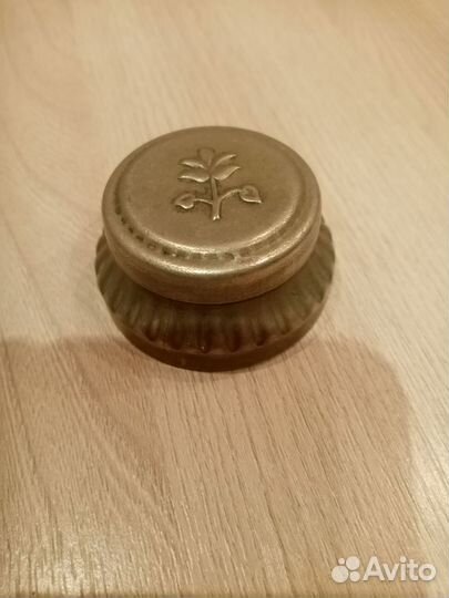 Старинный мельхиоровый флакон от сухих духов