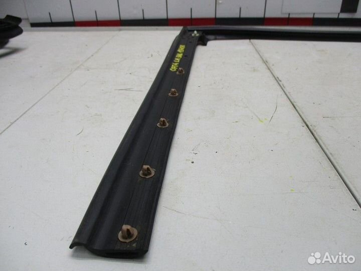 Уплотнитель стекла двери задней левой Kia Optima 4