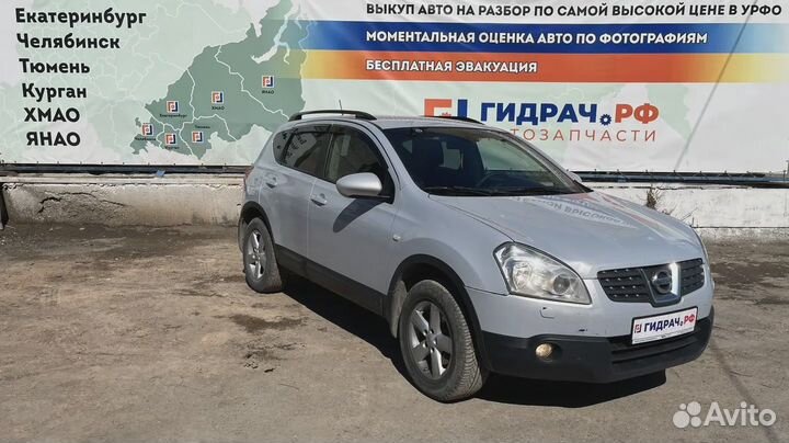 Накладка на торпедо центральная Nissan Qashqai (J1