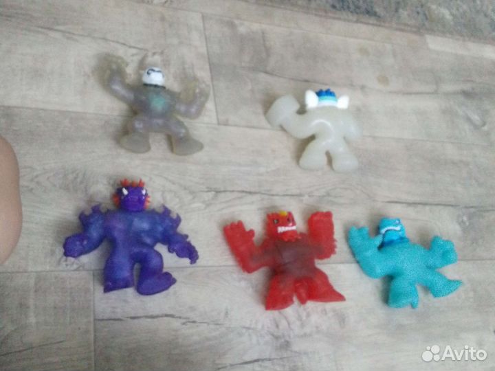 За весь комплект 2500