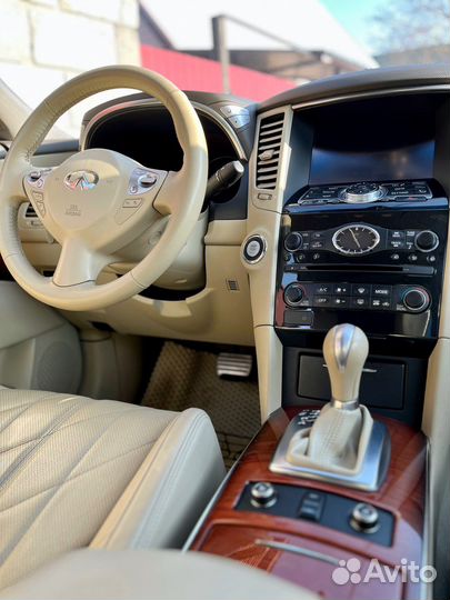 Infiniti QX70 3.7 AT, 2014, 83 000 км