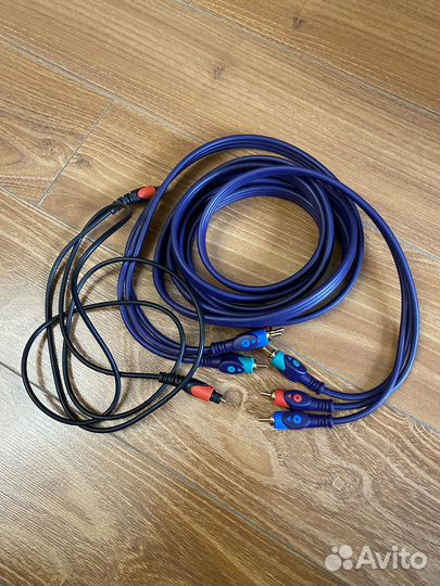 Компонентный видео кабель + оптич. акустический