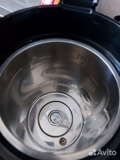 Продается Термопот Scarlett 4 литра