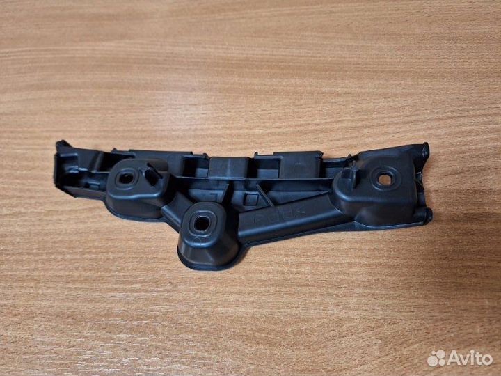 Кронштейн бампера передний левый Renault Logan L8