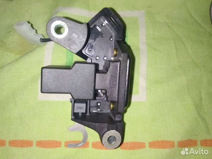 Регулятор напряжения