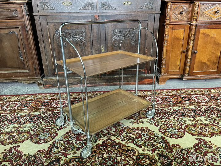 Сервировочный столик