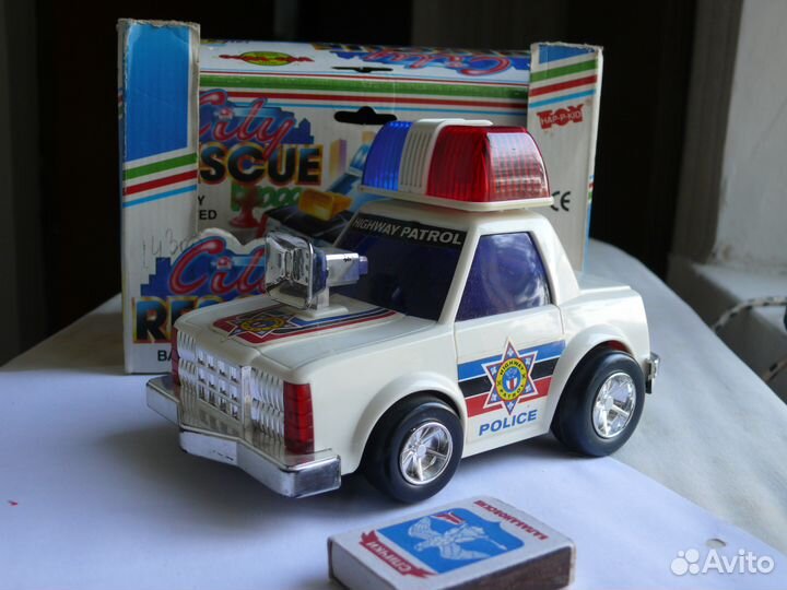 Машины игрушечные с пультом управления