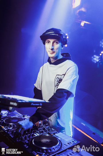 Диджей (DJ) С Полным Комплектом Премиум Аппаратуры