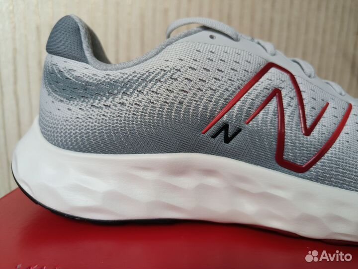 Кроссовки New Balance 520, размер 9,5 US