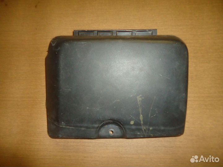 Кожух (крышка) фильтра Volkswagen LT (75-96)