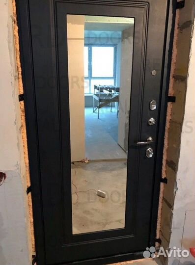 Новая входная дверь для квартиры